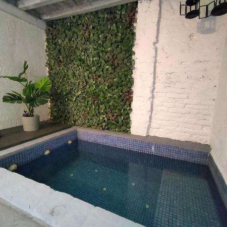 Pequeno Alojamiento Con Mini Piscina - No Climatizada Valence Extérieur photo